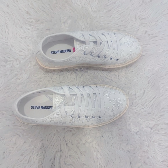 Steve Madden Summers Floral Platform Sneakers - Little Kid Size 3 - Picture 7 of 11
